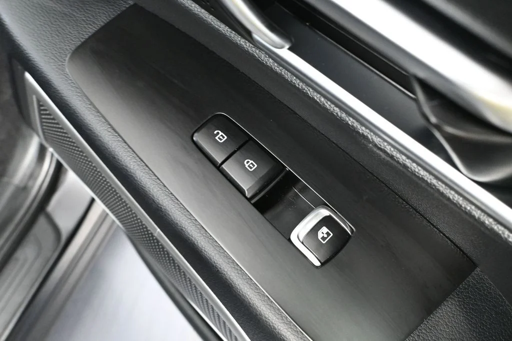 Used 2023 Black Kia EX X-Line image 50