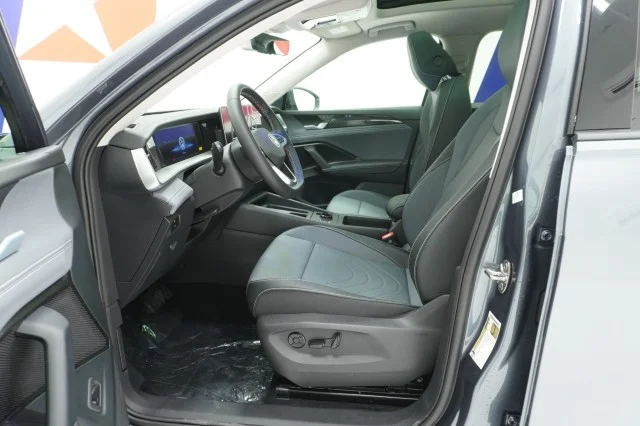 New 2026 Platinum Gray Metallic Volkswagen 2.0T SE image 16