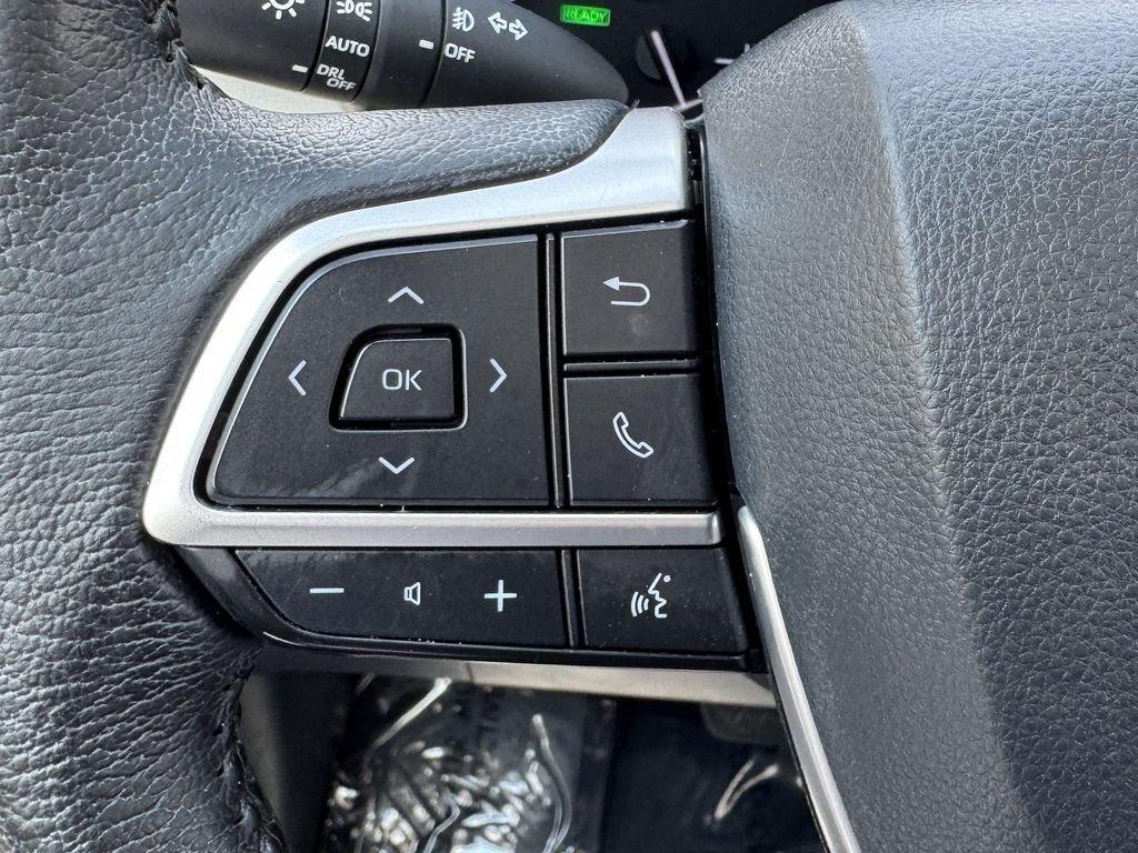 Used 2021 White Toyota XLE image 28
