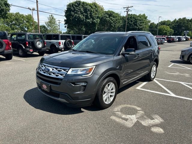 Used 2018 Gray Ford XLT image 3
