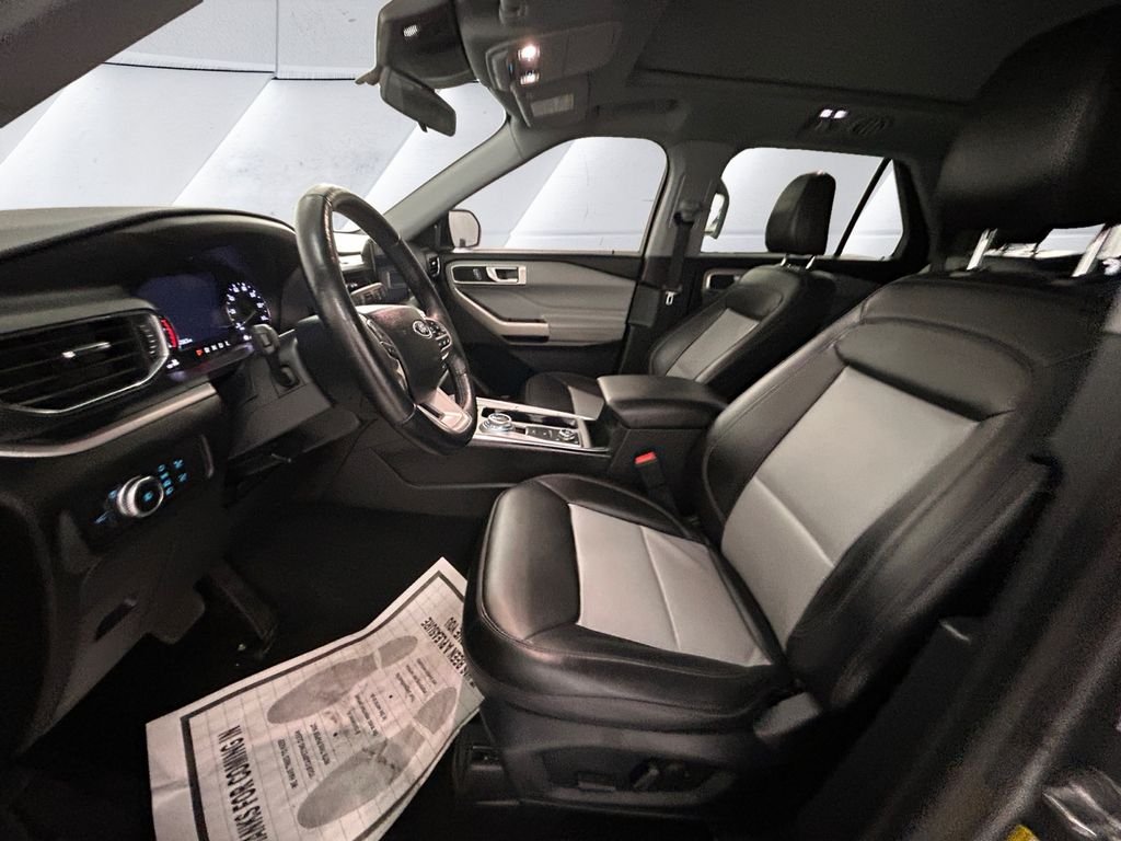 Used 2022 Gray Ford XLT image 7
