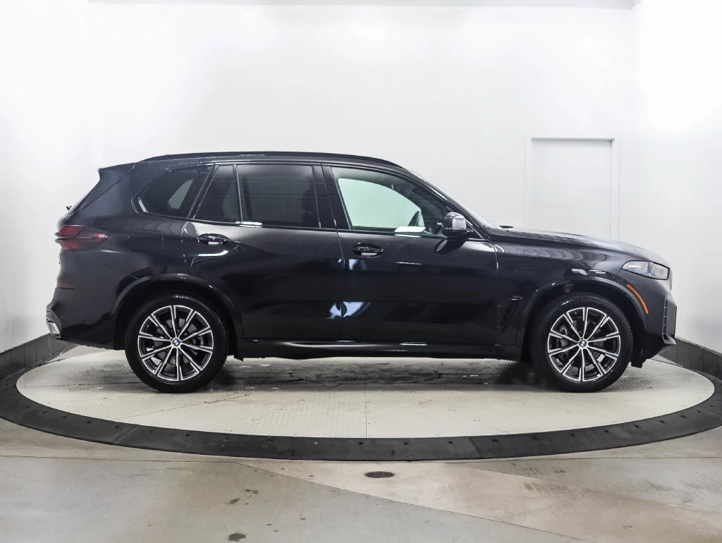 Certified Used 2026 Black Sapphire Metallic BMW xDrive40i image 6