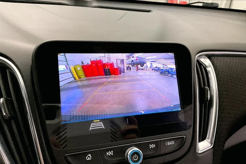Used 2020 Gray Chevrolet LT image 26