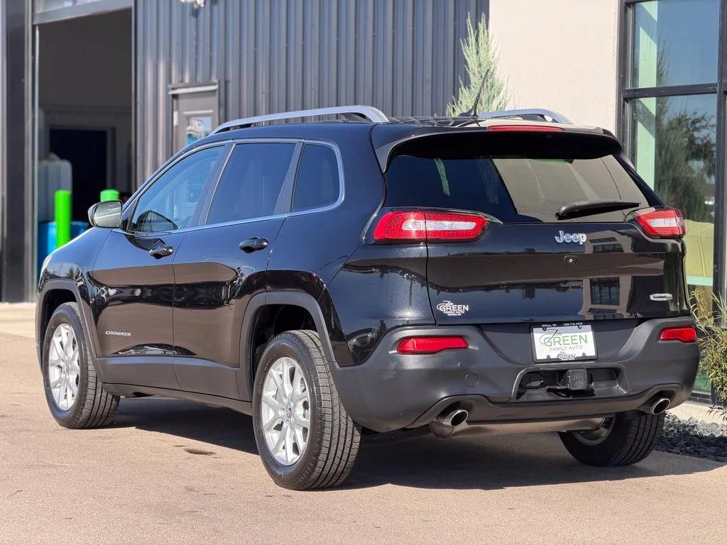 Used 2014 Black Jeep Latitude image 3