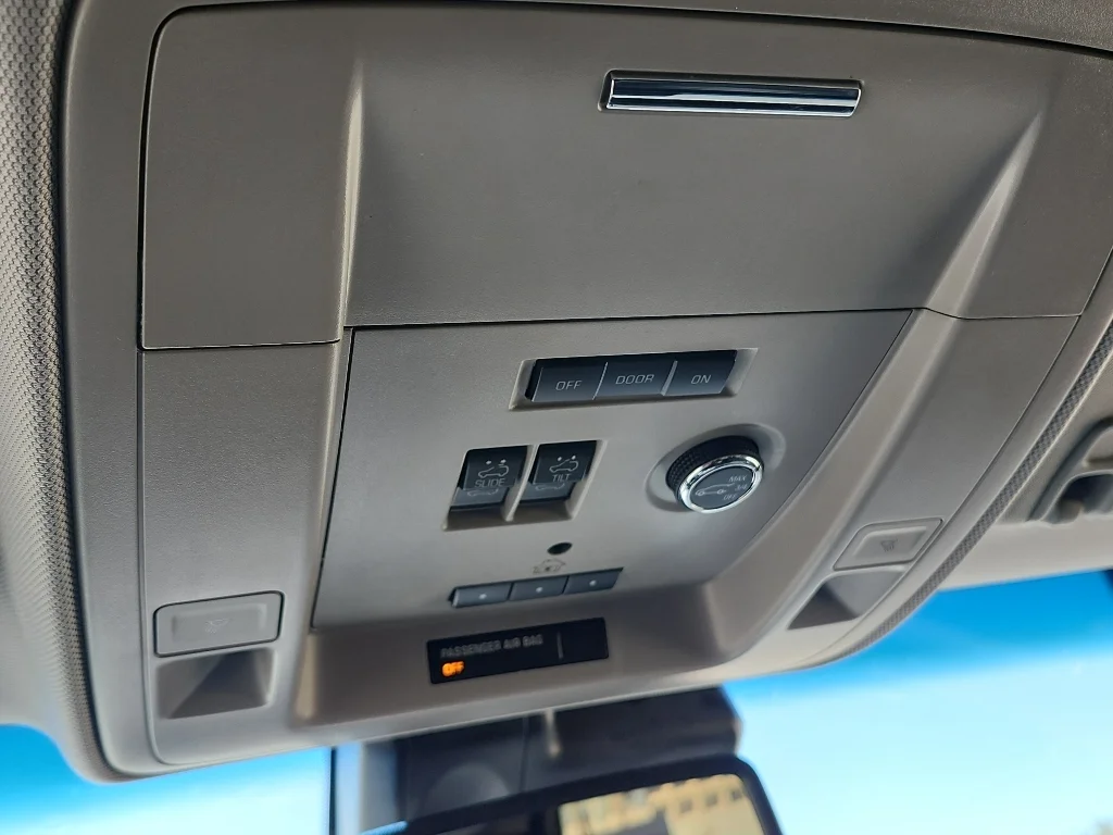 Used 2015 Summit White Chevrolet LTZ image 32