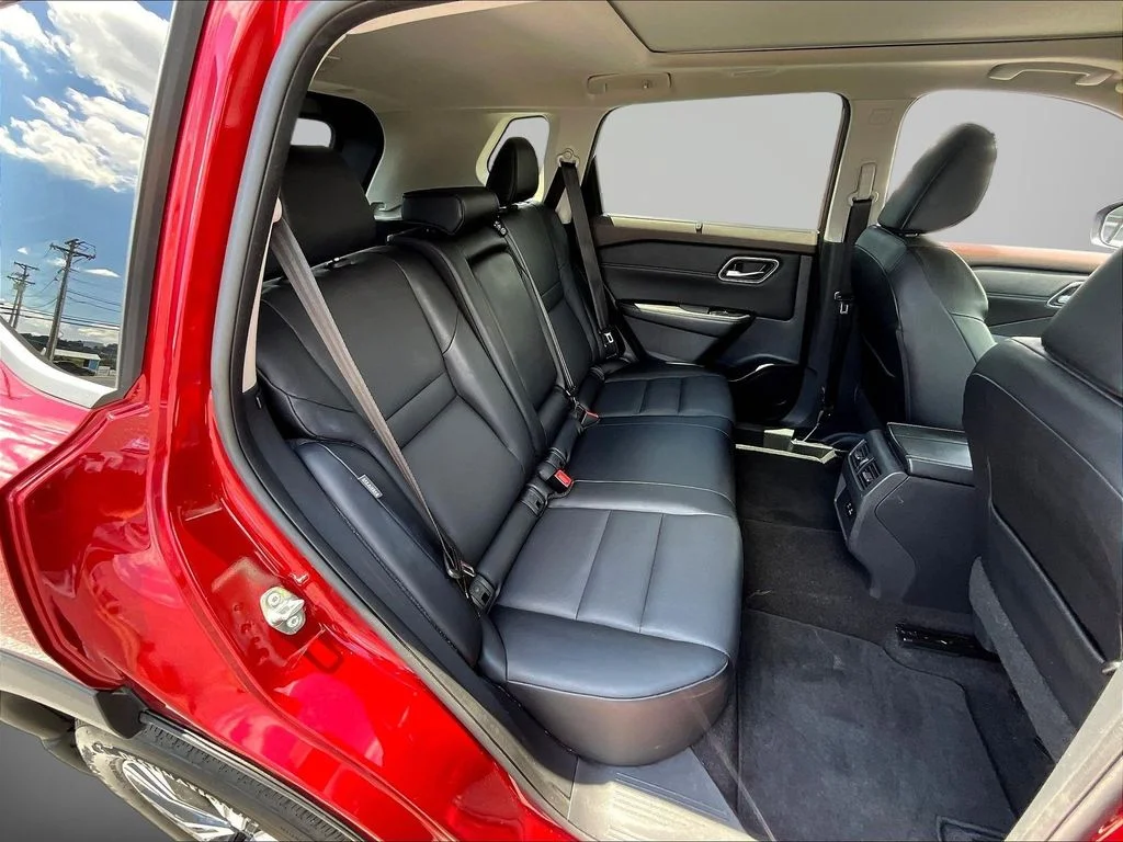 Used 2021 Red Nissan SV image 25