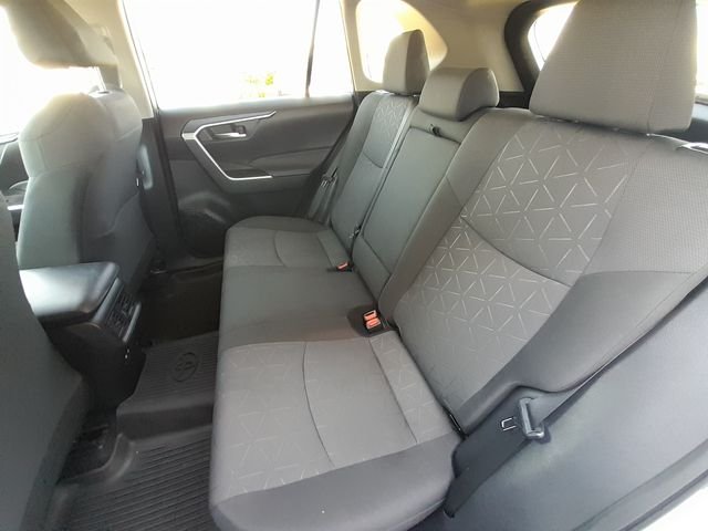 2024 Toyota RAV4 XLE - Photo 37