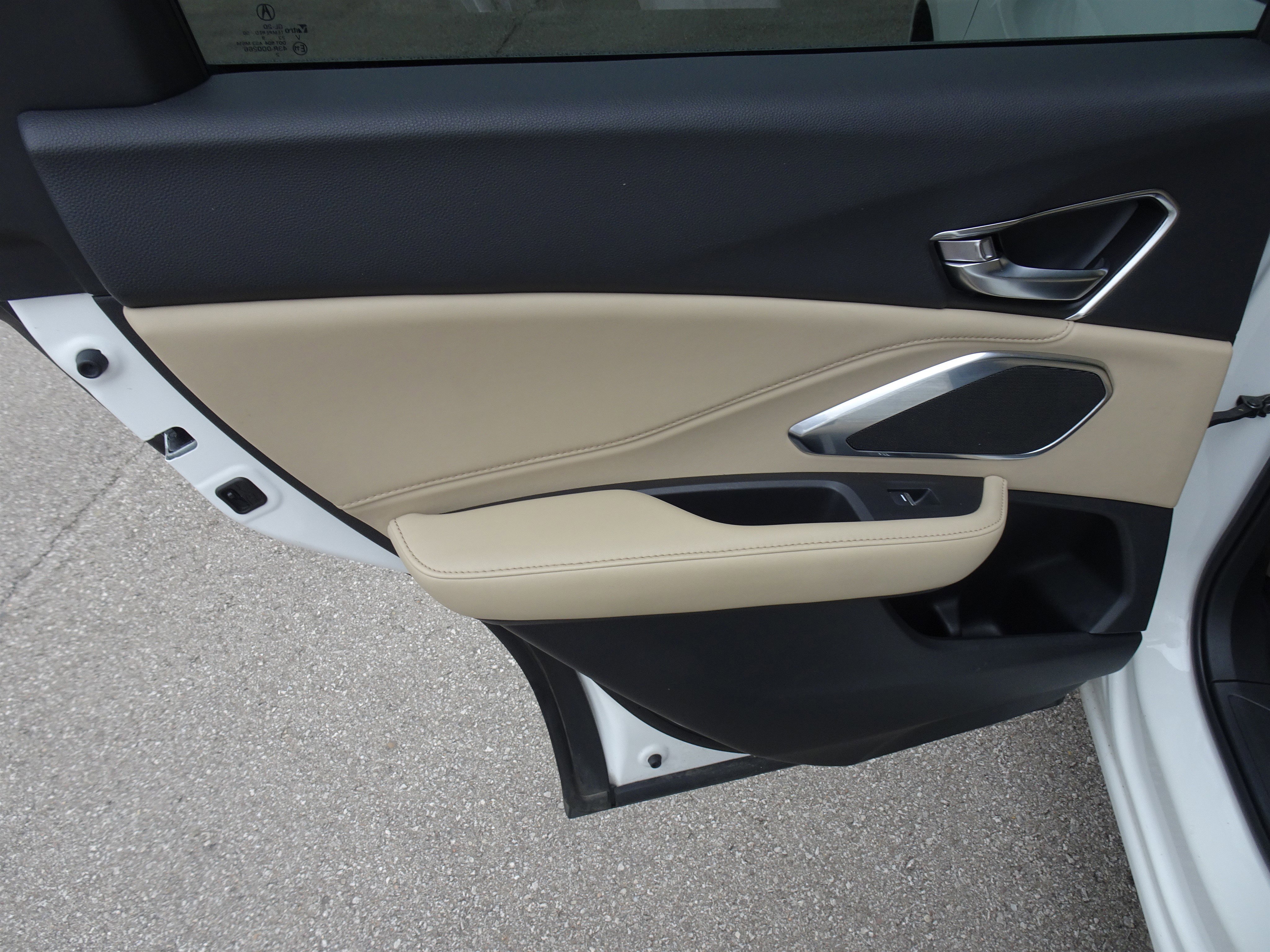 Used 2019 White Diamond Pearl Acura Base image 16