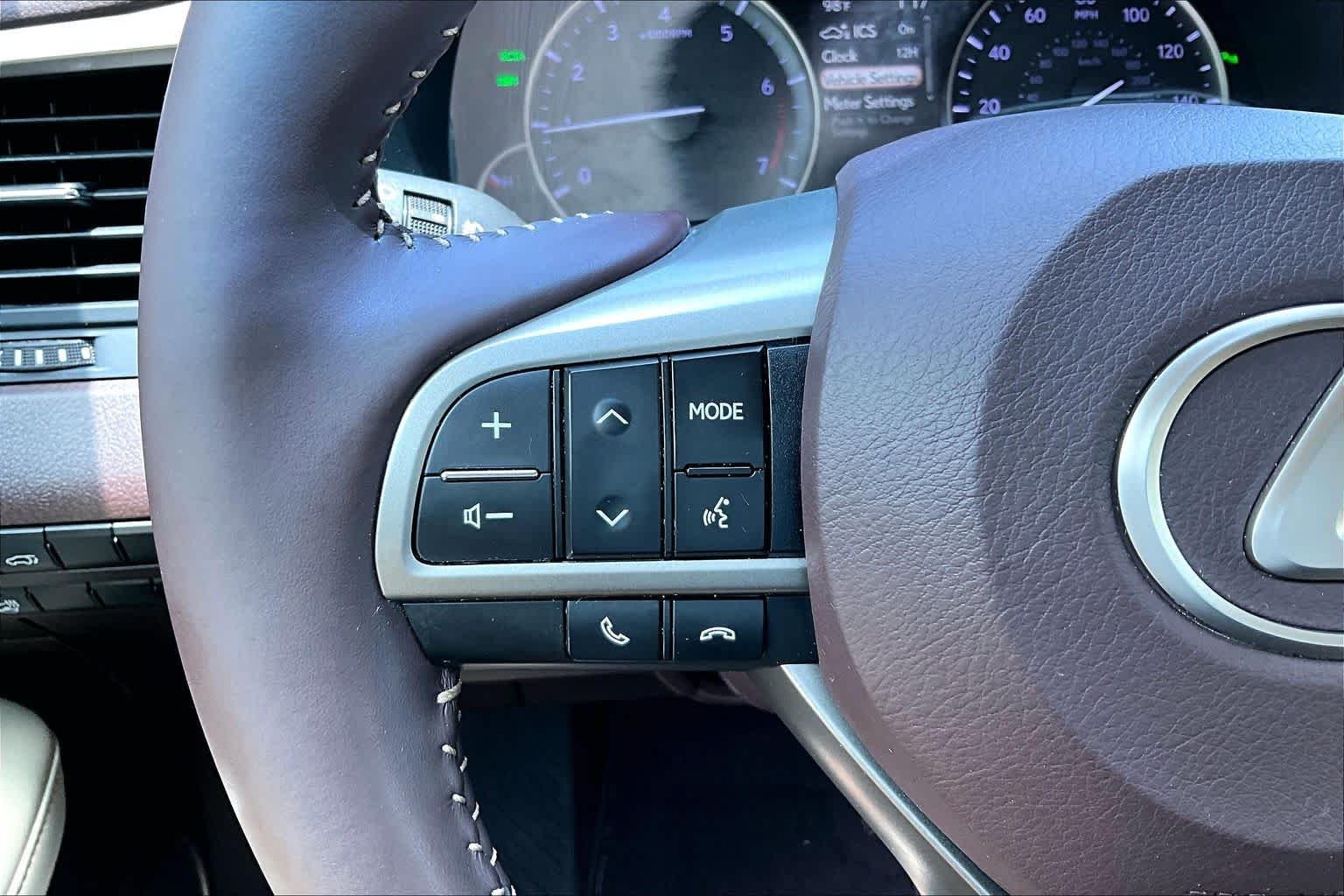 Used 2018 Eminent White Pearl Lexus  image 22