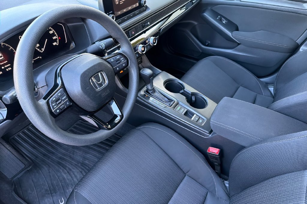Used 2024 Rallye Red Honda LX image 12