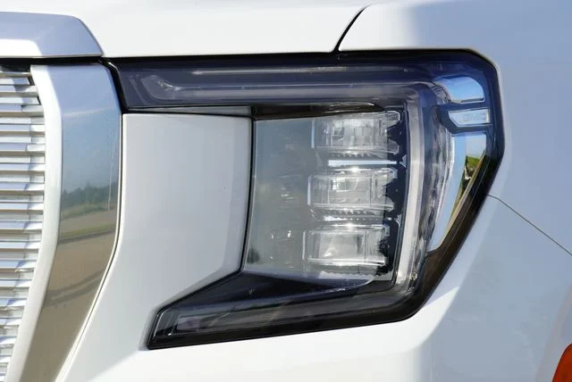 Used 2023 White GMC Denali image 4