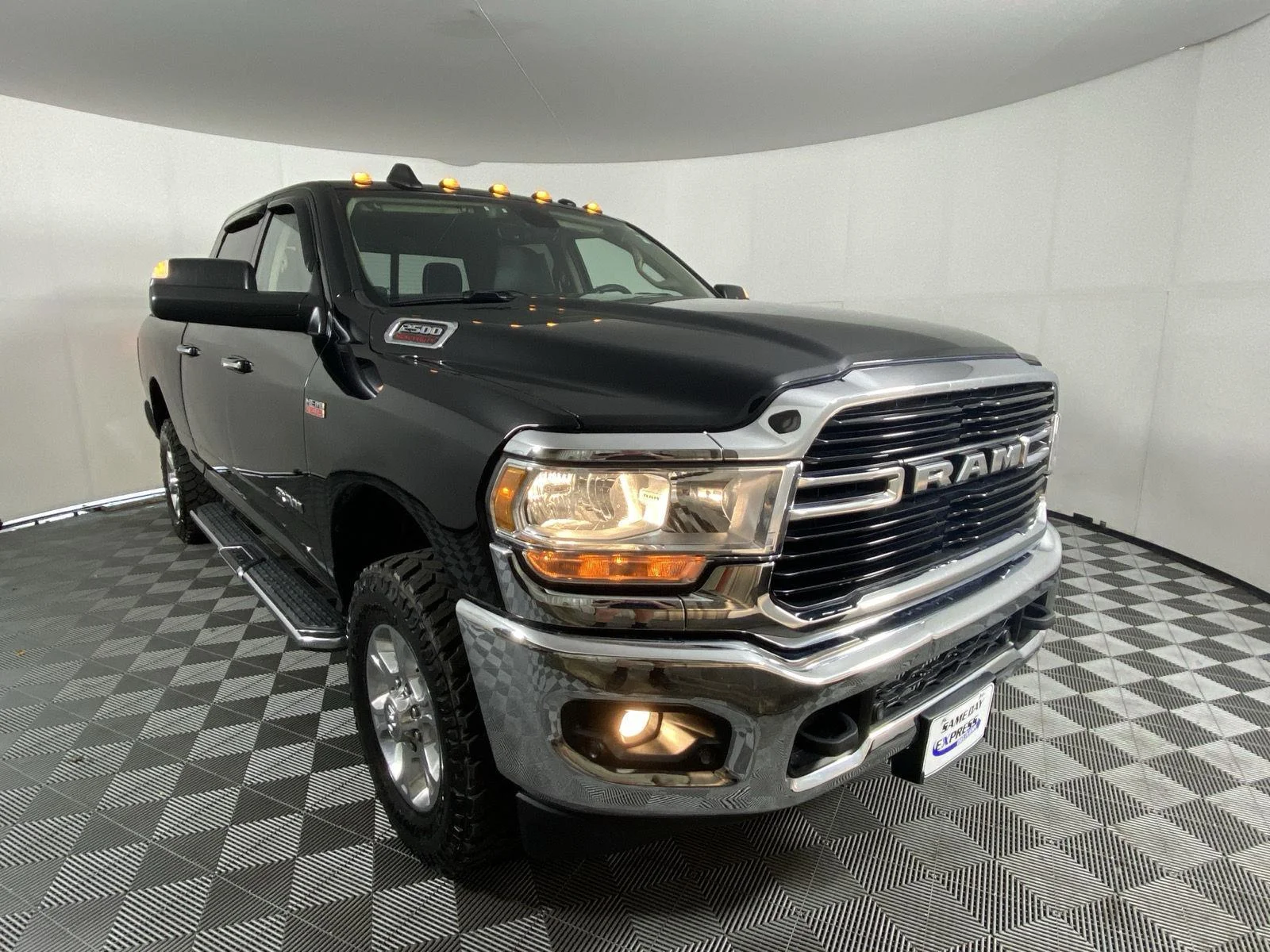 Used 2019 Diamond Black Crystal Pearlcoat Ram Big Horn image 18