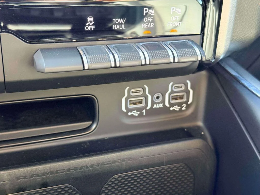 Used 2024 Silver Ram Laramie image 26