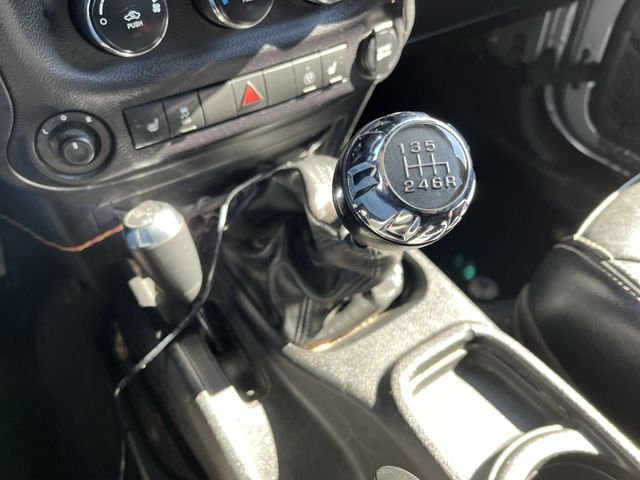 Used 2014 Gray Jeep Sahara image 21