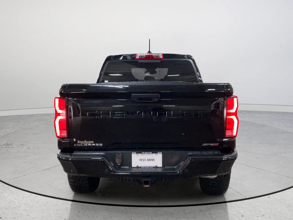 2024 Chevrolet Colorado ZR2 - Photo 8