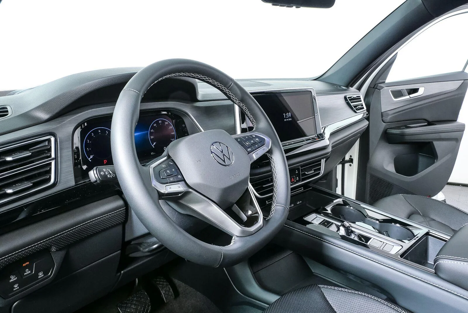 New 2026 Opal White Pearl Volkswagen 2.0T SE w/Technology image 4