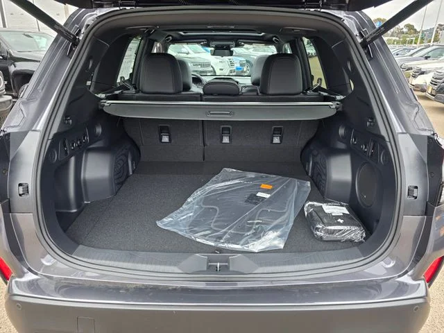 New 2026 MAGNETITE GRAY METALLIC Subaru Touring image 9