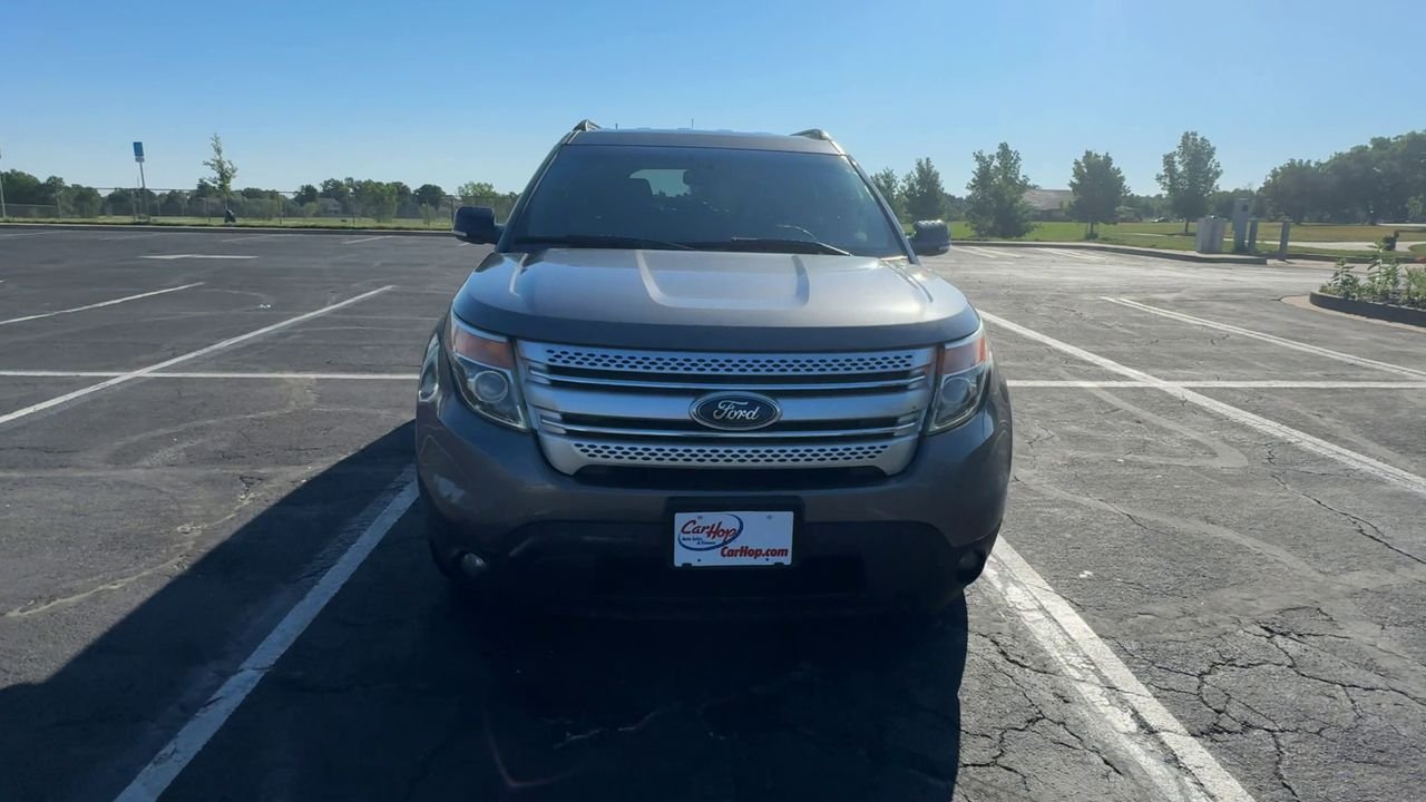 2014 Ford Explorer XLT photo 2