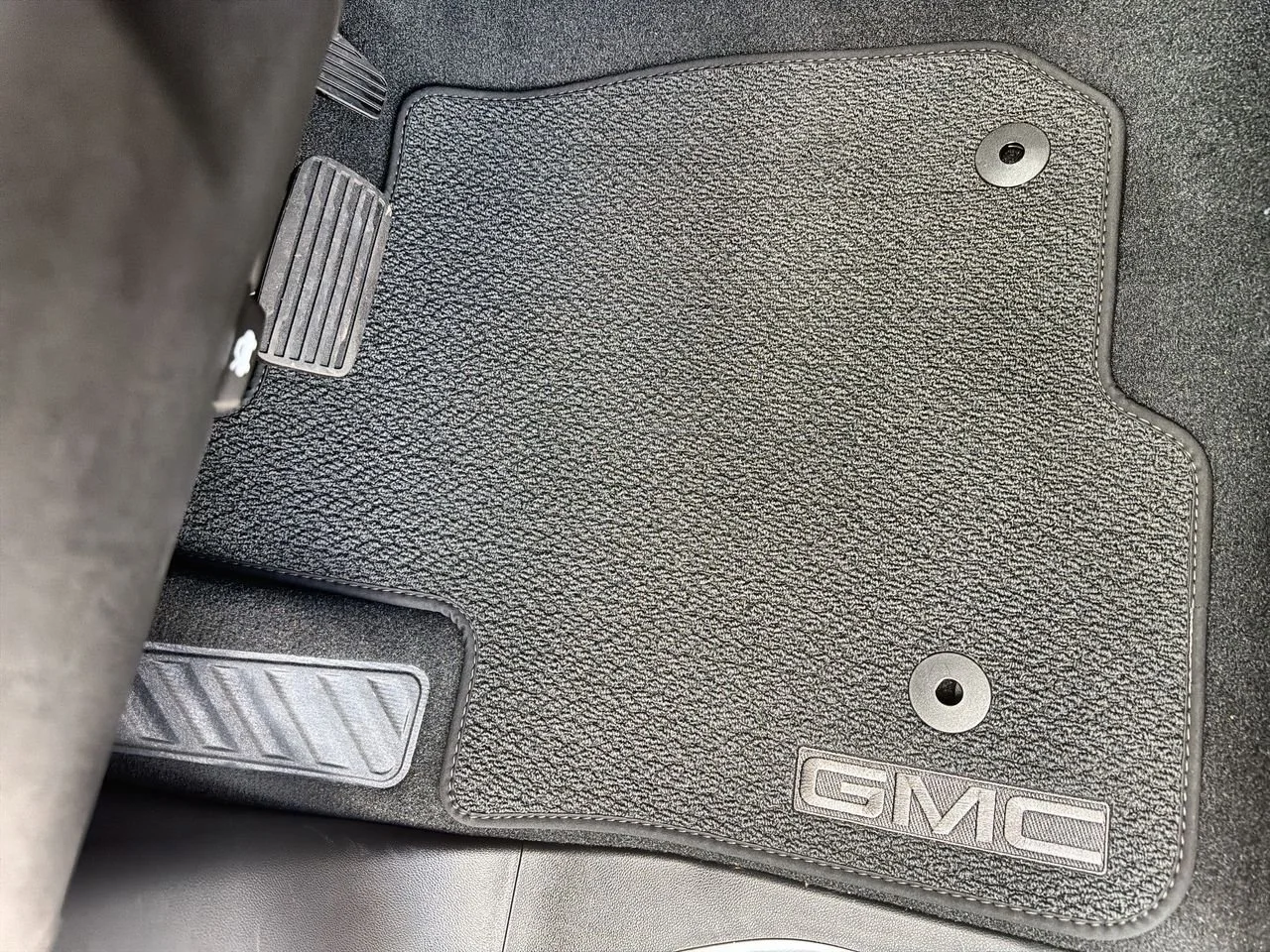 New 2026 Sterling Metallic GMC Denali image 30