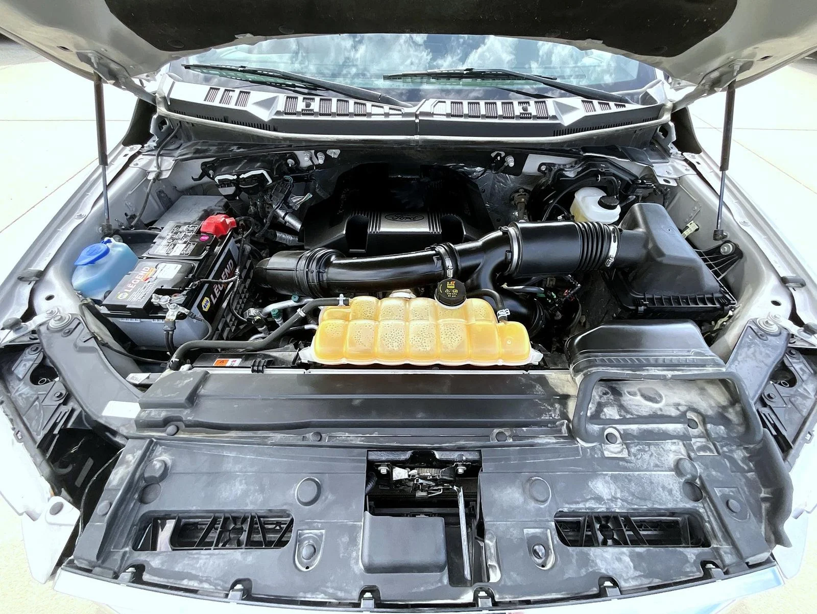 Used 2017 Silver Ford Lariat image 27
