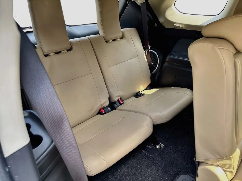 Used 2019 Labrador Black Metallic Mitsubishi SEL image 26
