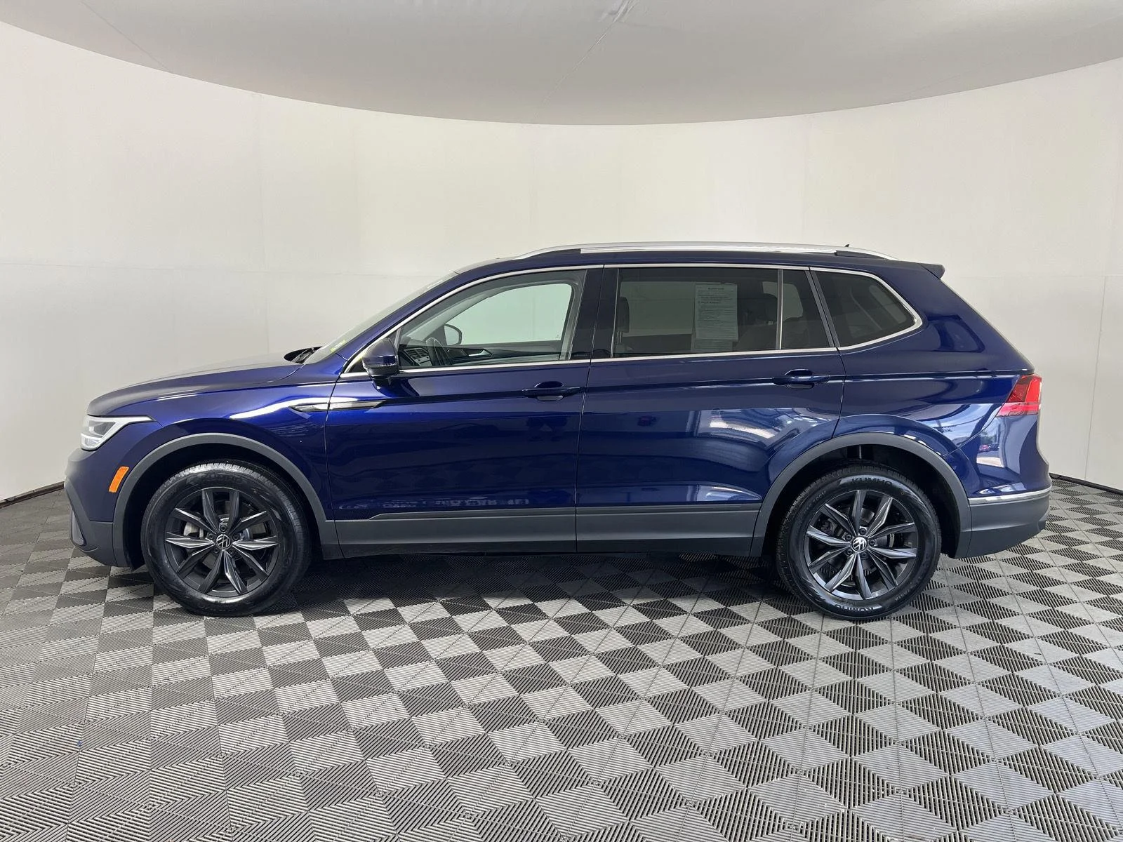 Used 2024 Atlantic Blue Metallic Volkswagen SE image 6