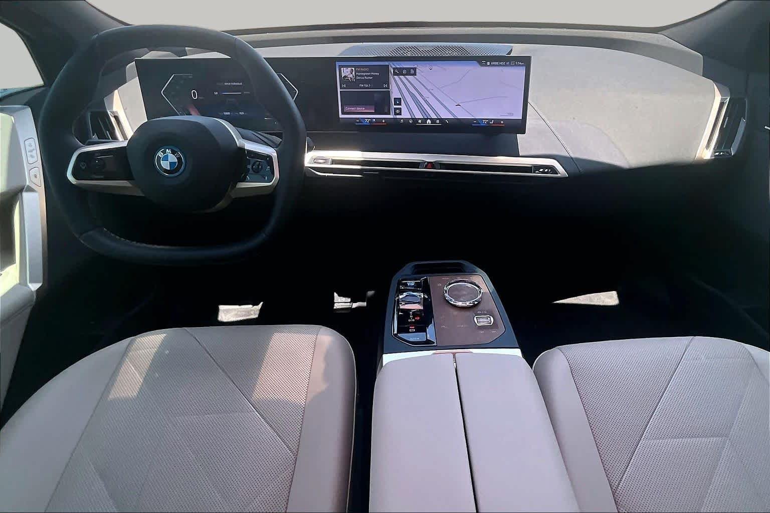 Used 2024 Black Sapphire Metallic BMW xDrive50 image 14