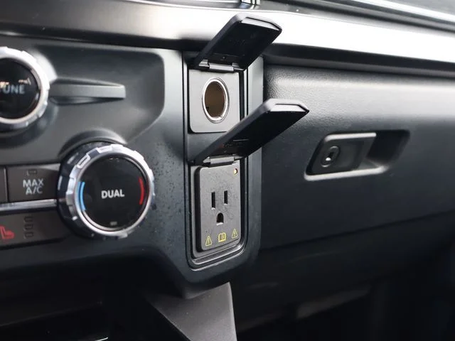 Used 2023 Black Ford Lariat image 33