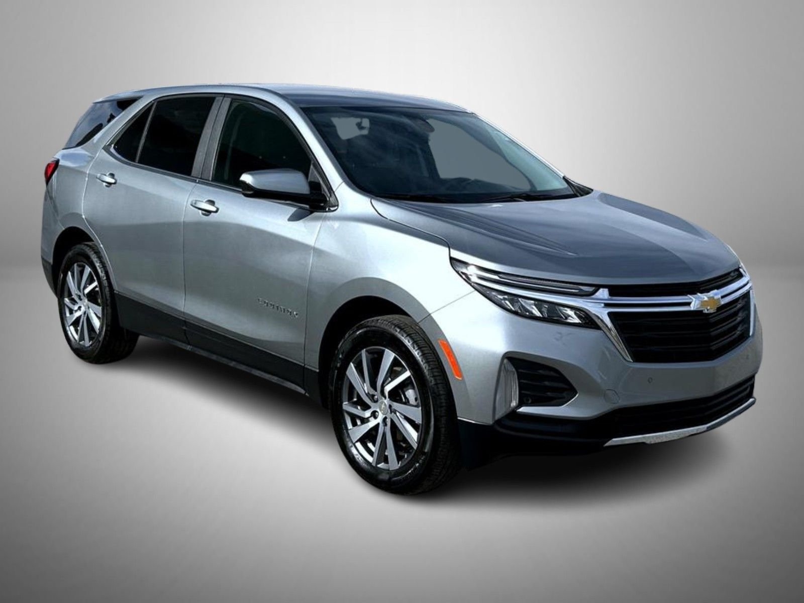 2024 Chevrolet Equinox LT photo 2