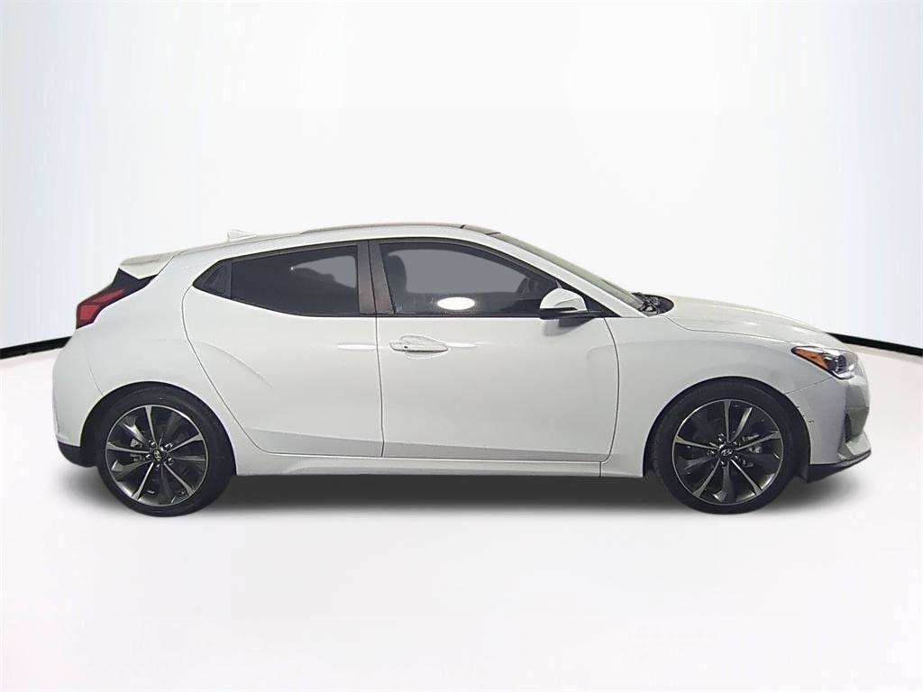 Used 2020 White Hyundai 2.0 Premium image 4