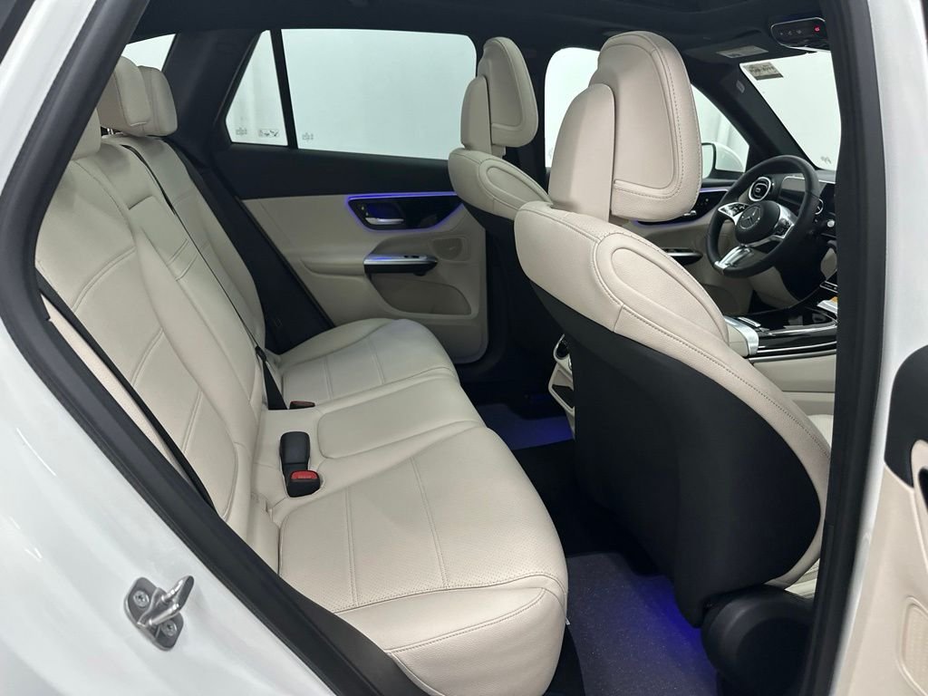 New 2027 Polar White Mercedes-Benz GLC 300 image 24