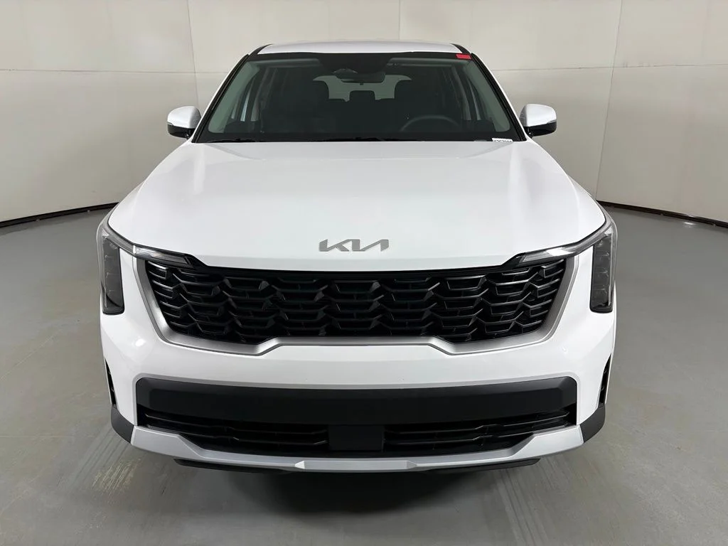 New 2026 Glacial White Pearl Kia LX image 3