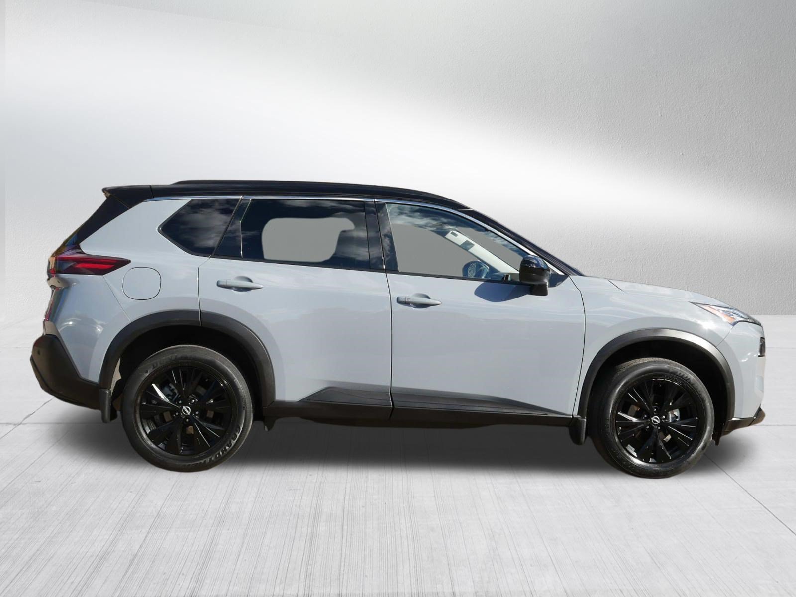 Used 2023 Boulder Gray Pearl/Super Black Nissan SV image 8