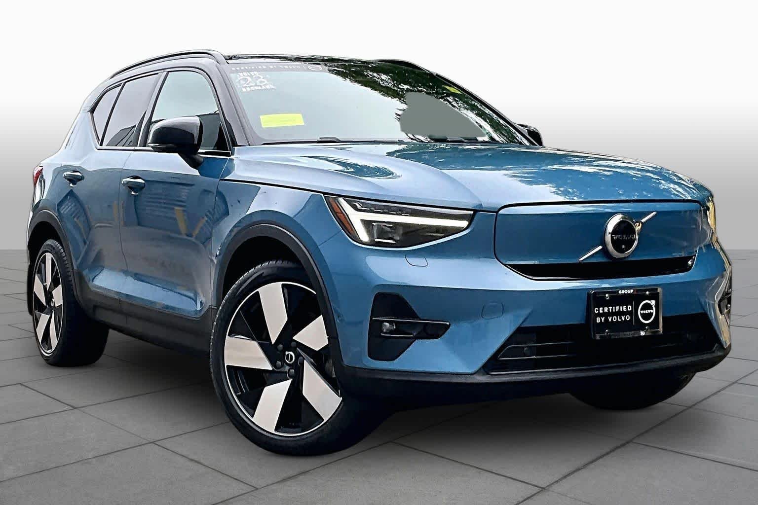Used 2023 Fjord Blue Metallic Volvo Ultimate image 2