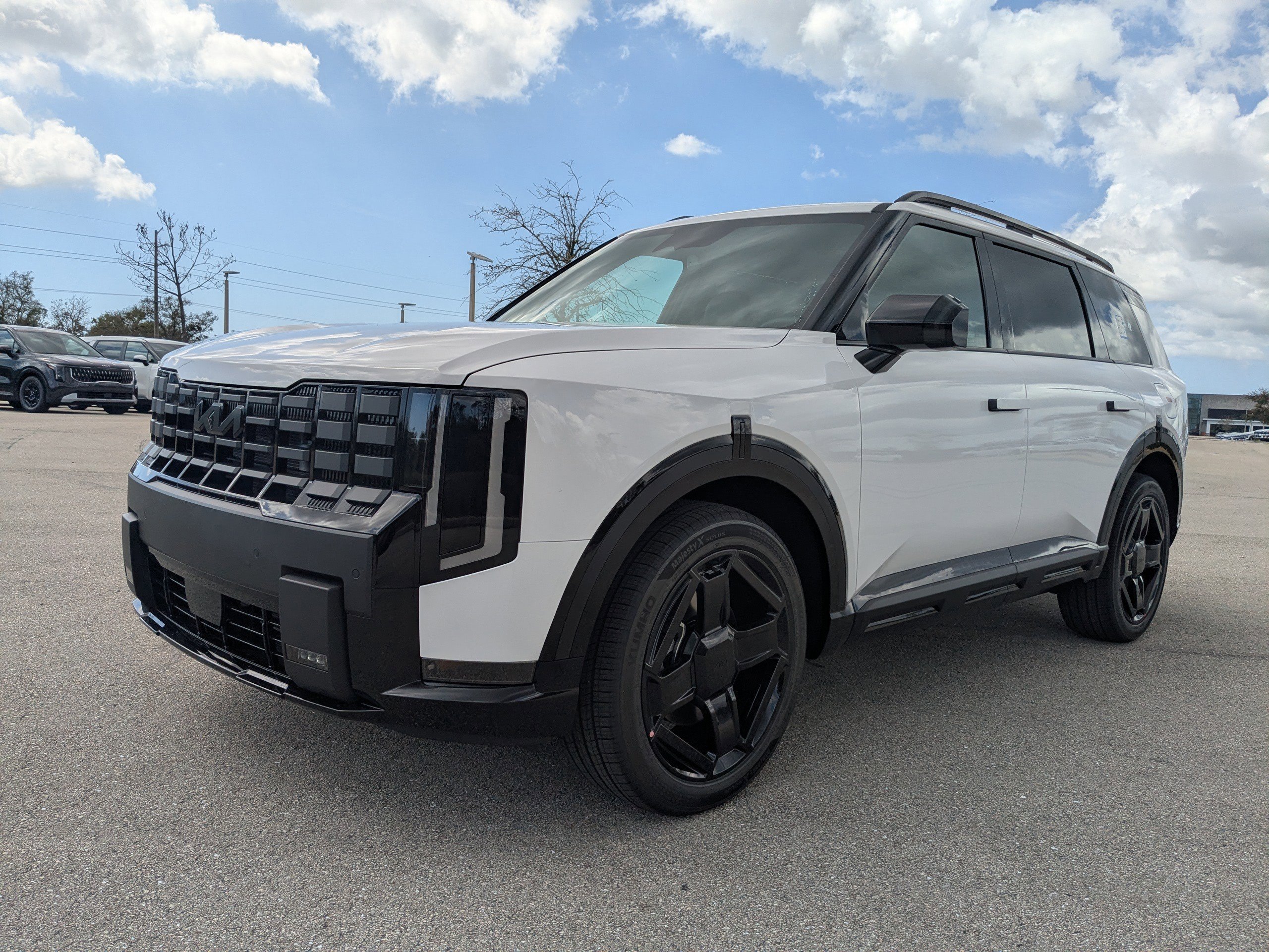 New 2027 Glacial White Pearl Kia X-Line EX image 9