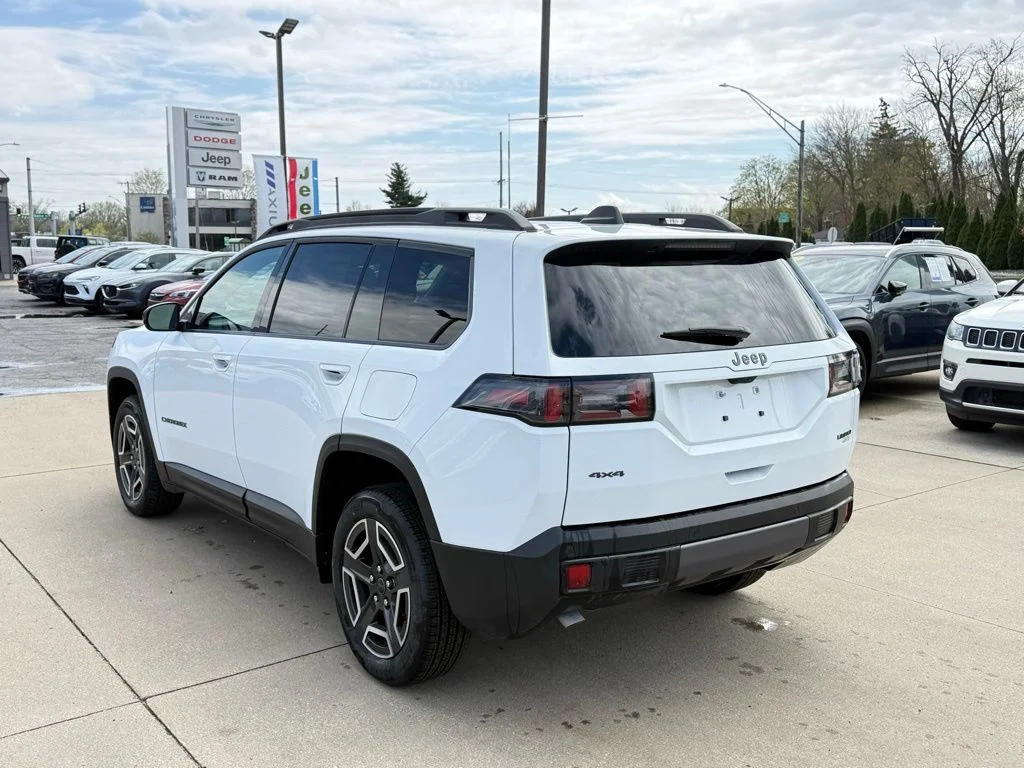 New 2026 Bright White Clear-Coat Exterior Paint Jeep Limited image 5