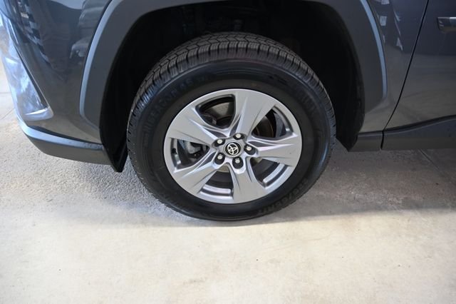 2022 Toyota RAV4 XLE - Photo 30