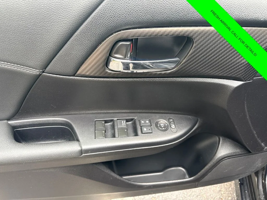 Used 2017  Honda Sport image 15