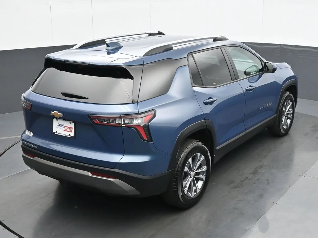 Used 2025 Blue Chevrolet LT image 21