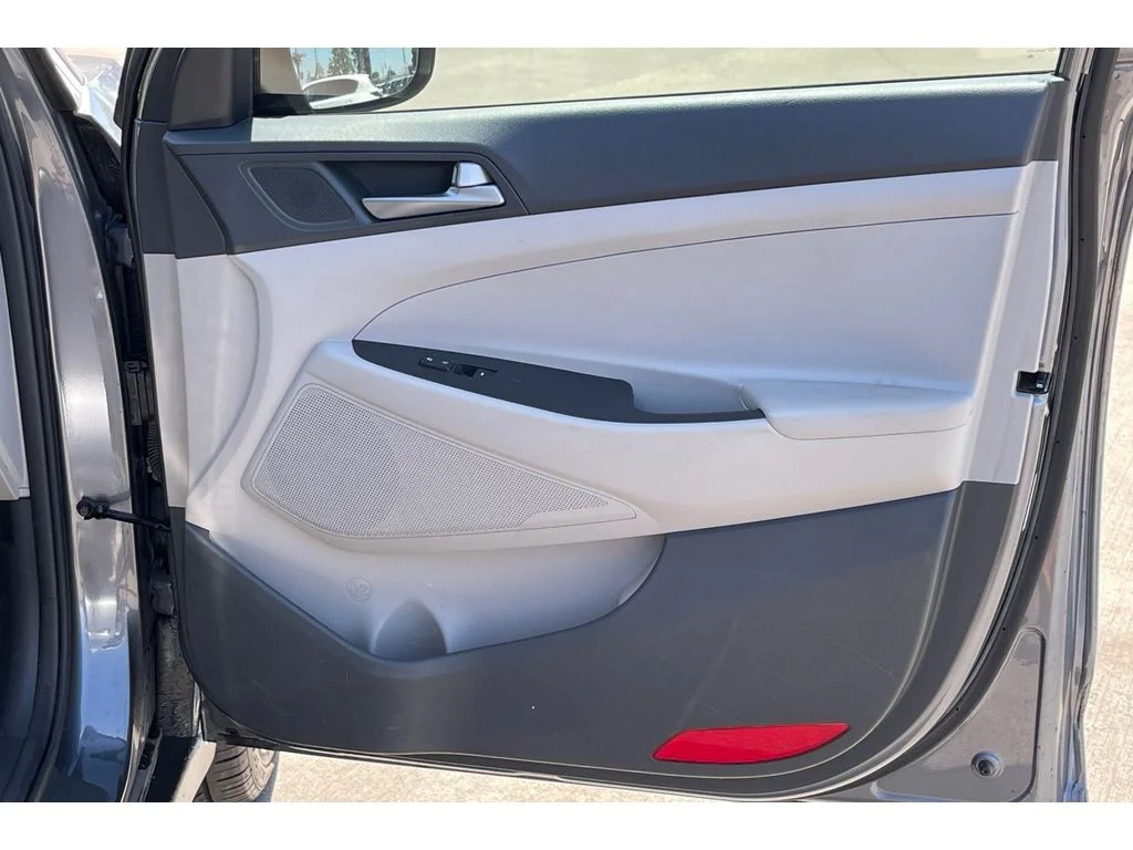 Used 2017 Coliseum Gray Hyundai Sport image 21
