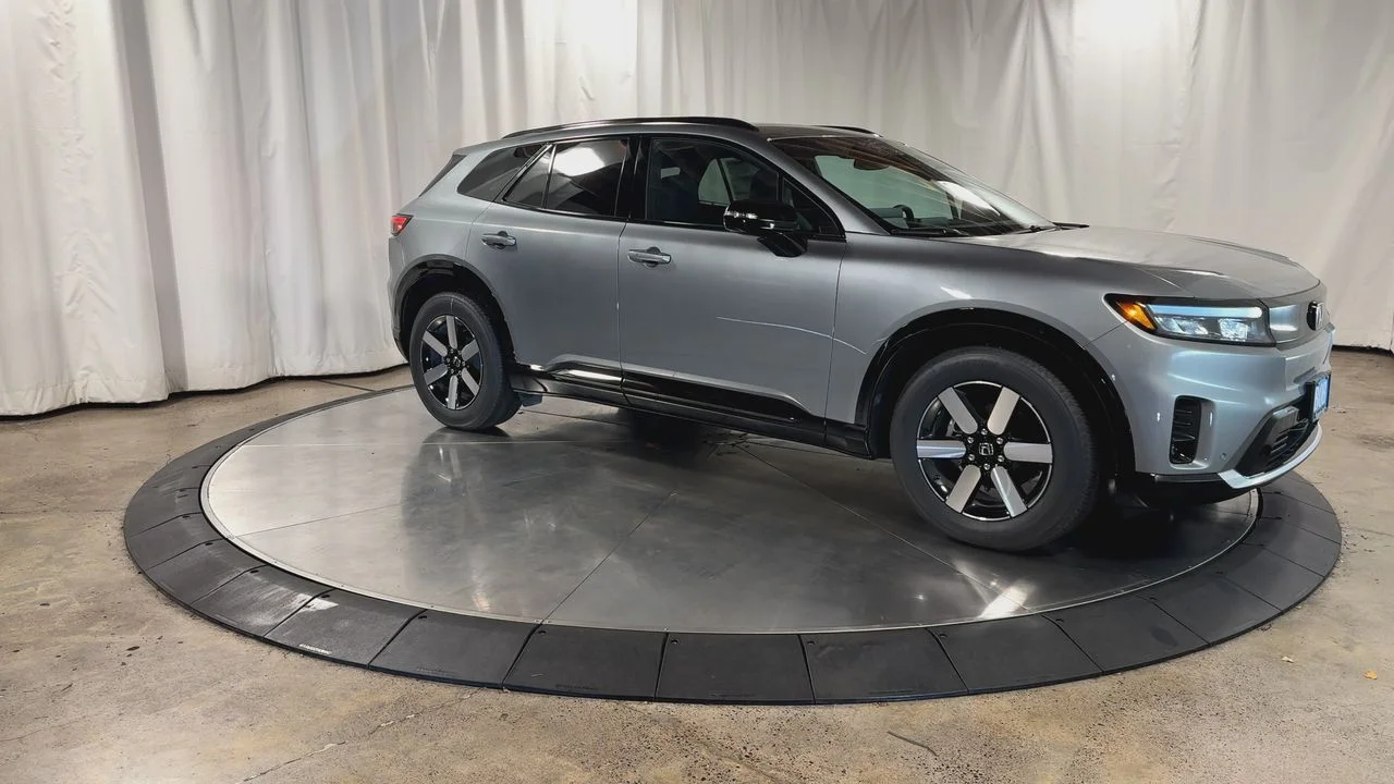 New 2026 Mercury Silver Metallic Honda Touring image 3