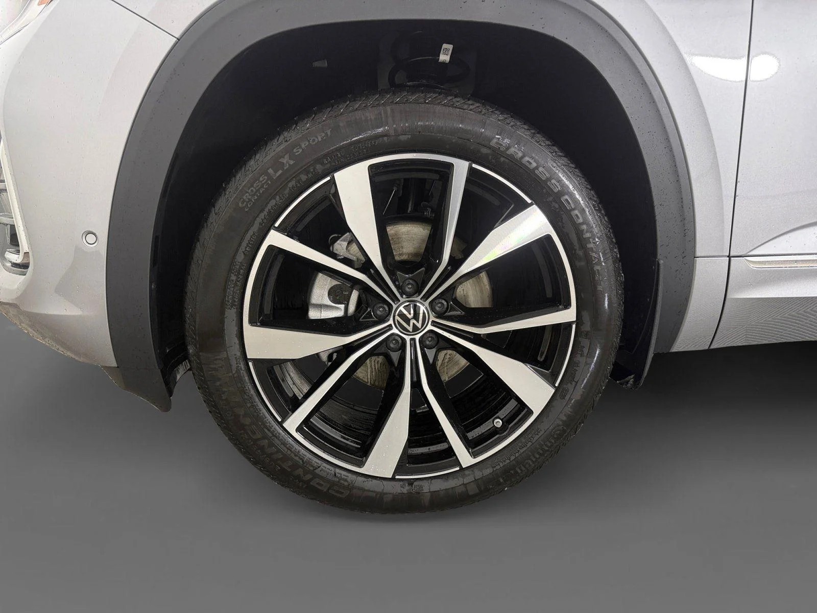 New 2026 Silver Mist Metallic Volkswagen 2.0T SEL Premium R-Line image 10