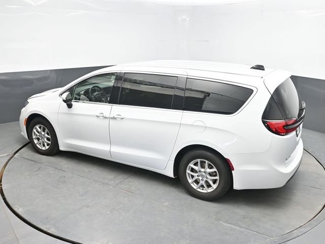 Used 2023 White Chrysler Touring L image 19