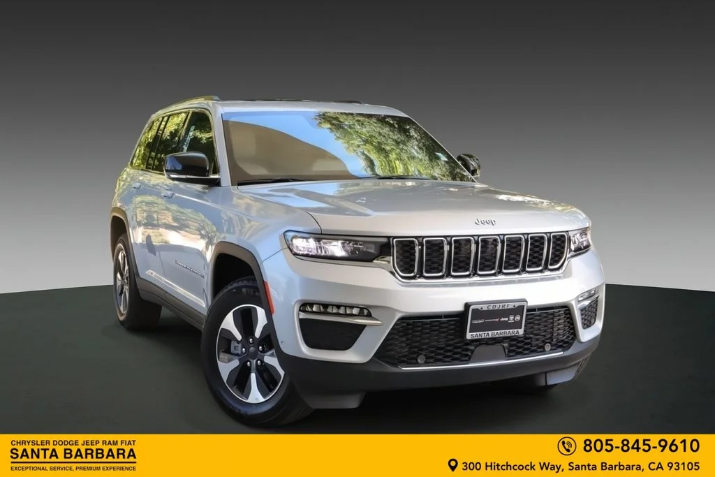 New 2023 Bright White Clear-Coat Exterior Paint Jeep Overland image 1