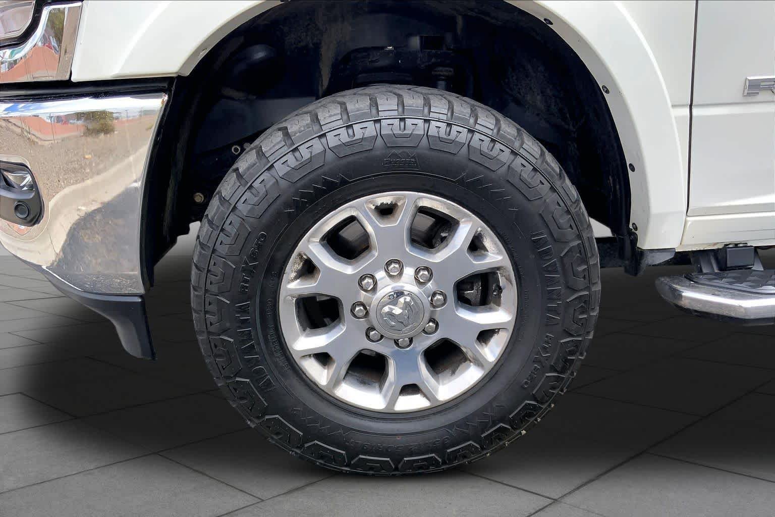 Used 2022 Pearl White Ram Laramie image 10