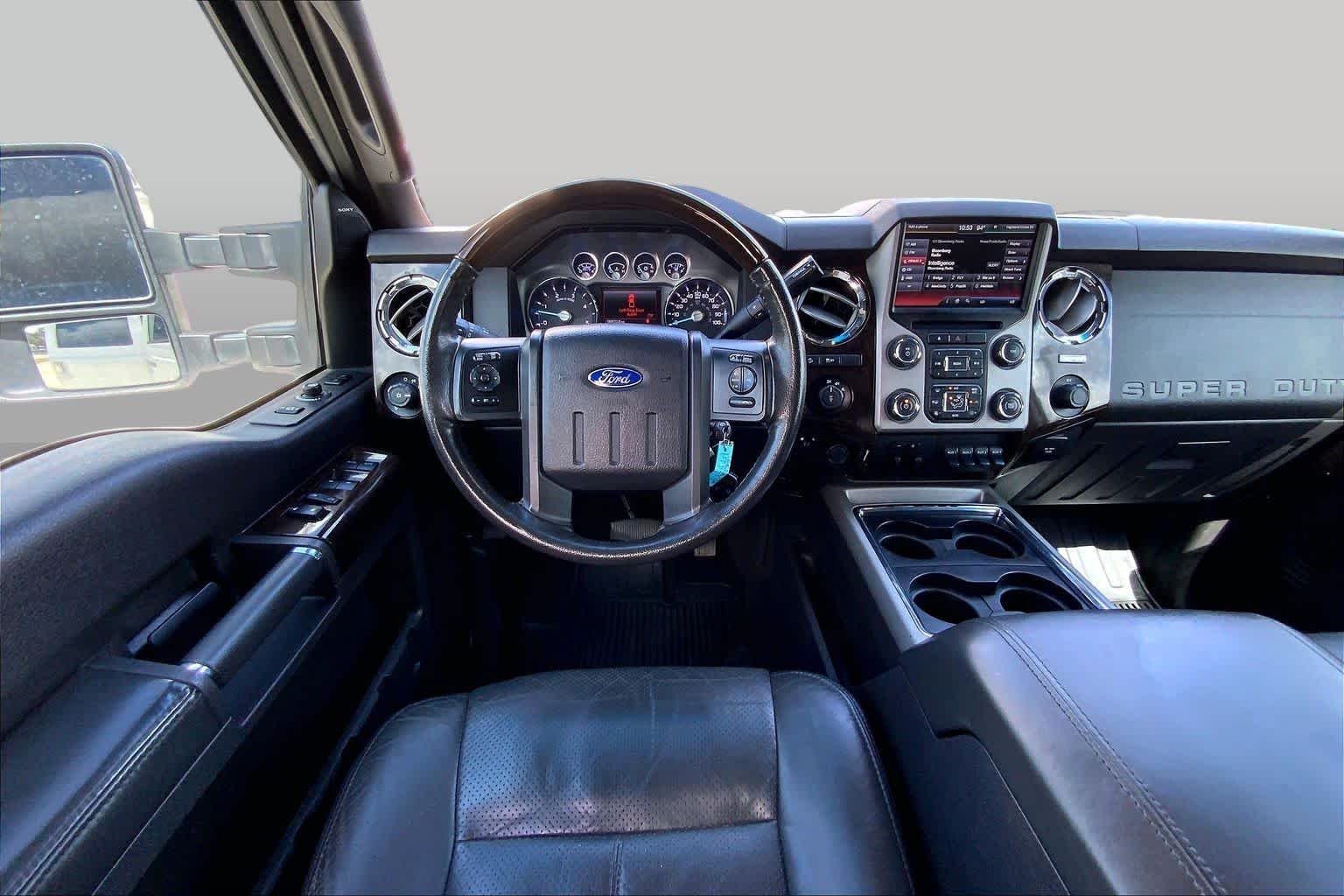 Used 2015 White Platinum Metallic Tri-Coat Ford Platinum image 5