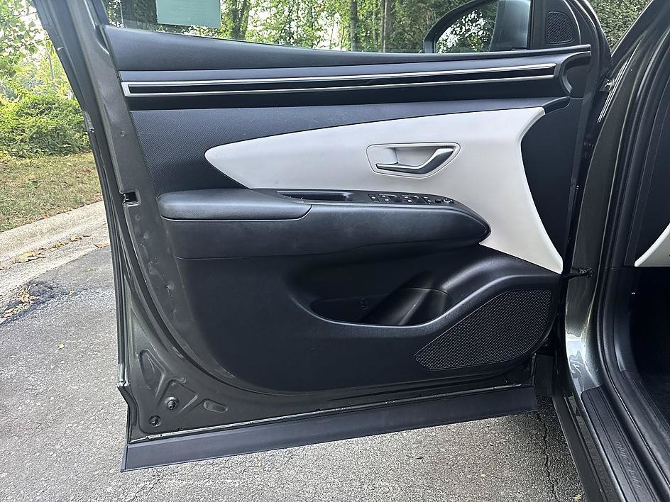 Used 2022 Amazon Gray Hyundai SEL image 9