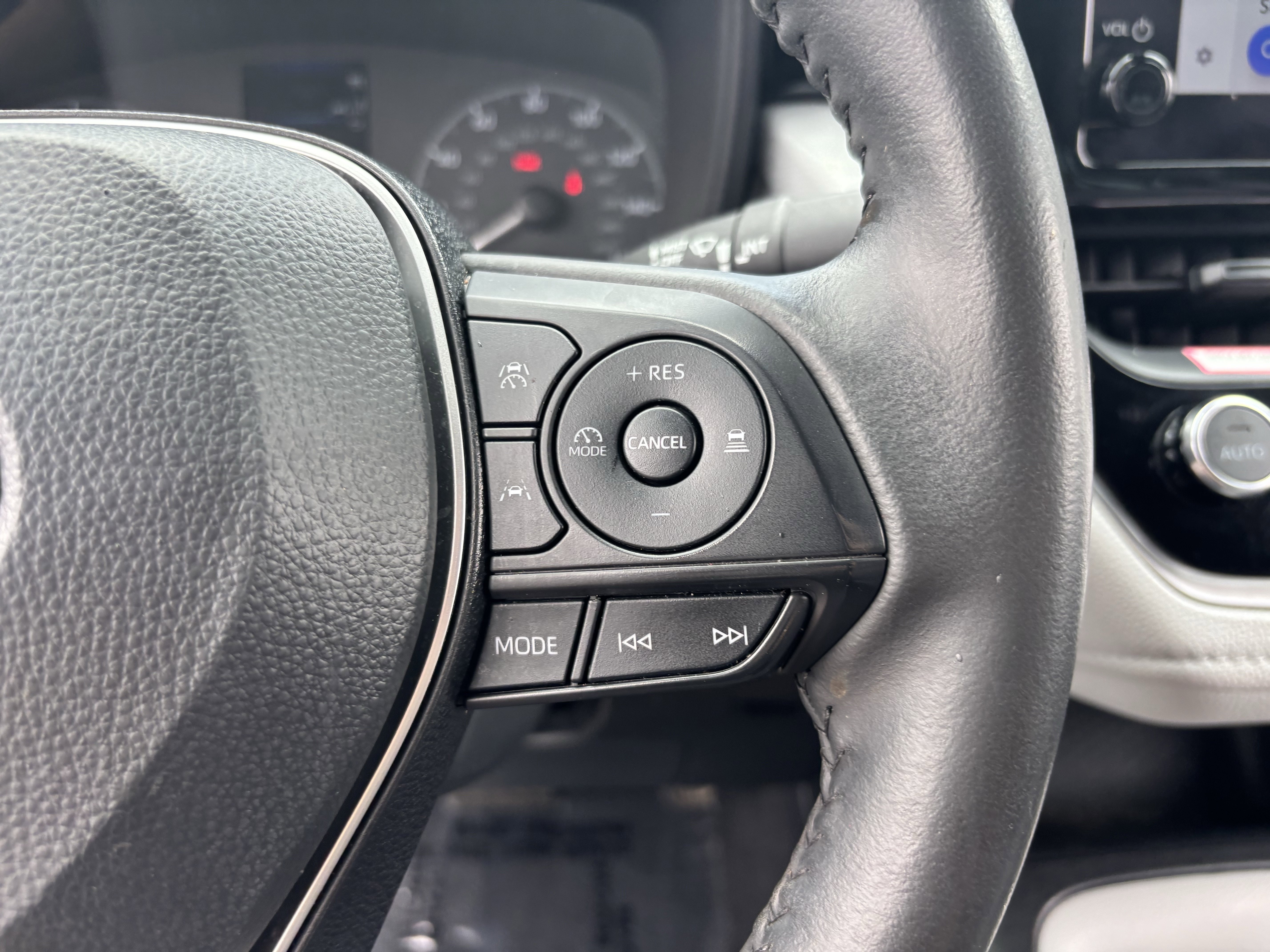 Used 2024 Ice Toyota SE image 27
