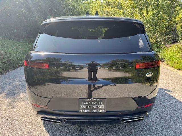 Used 2023 Santorini Black Metallic Land Rover SE image 6