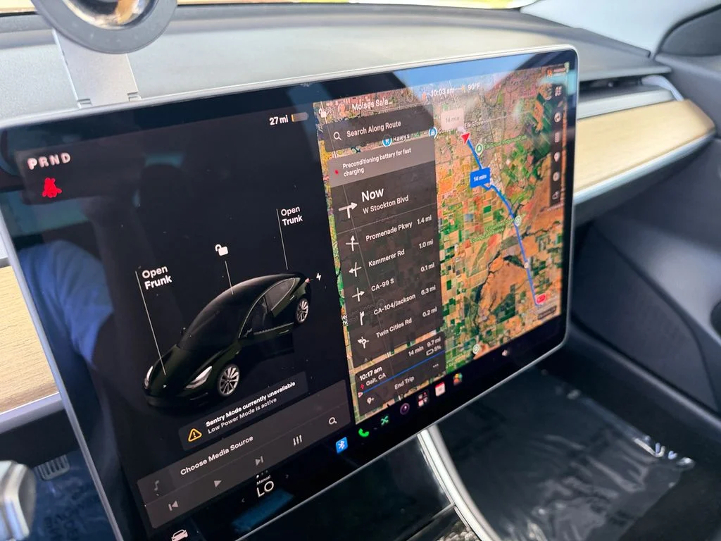 Used 2019  Tesla Long Range image 16